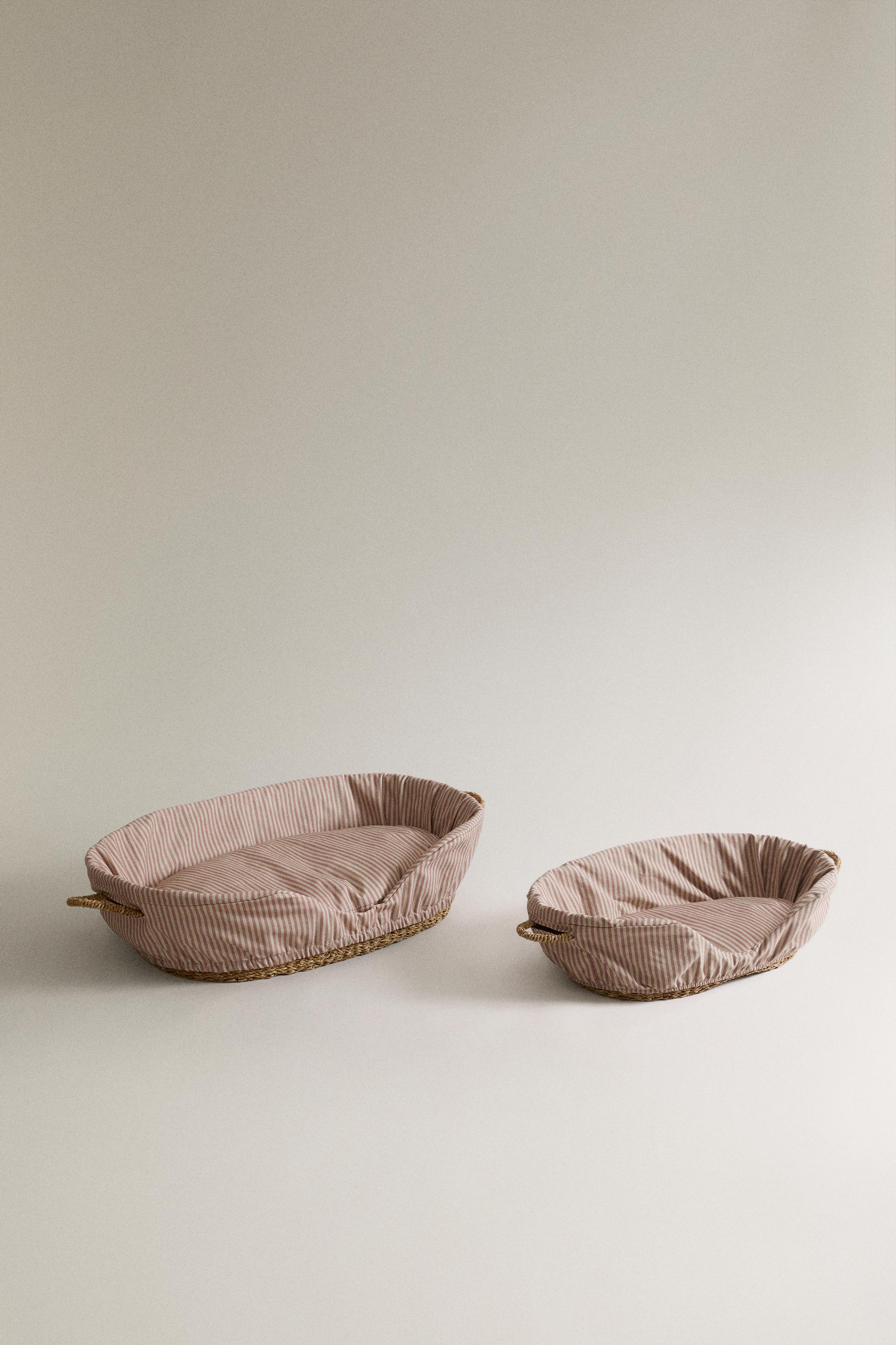 STRIPED PET BED CUSHION